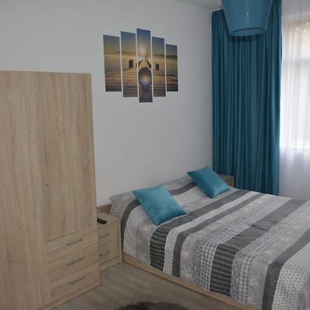 Sunrise Apartment Petroşani Buitenkant foto