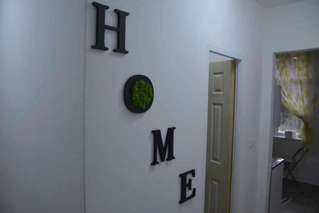 Sunrise Apartment Petroşani Buitenkant foto