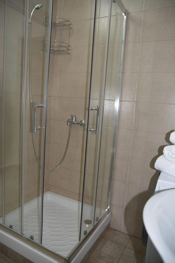Sunrise Apartment Petroşani Buitenkant foto